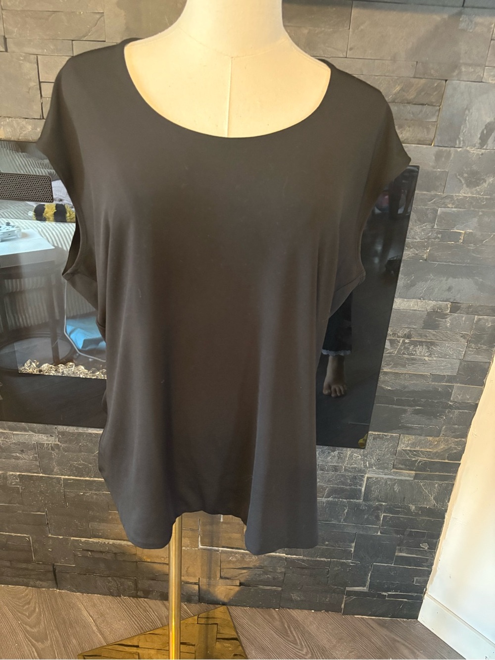 Women's Black Scoop Neck Short Sleeve Top